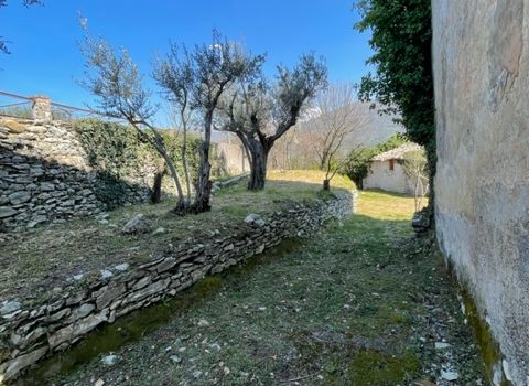 V 469 – Ferentino – Casale caratteristico