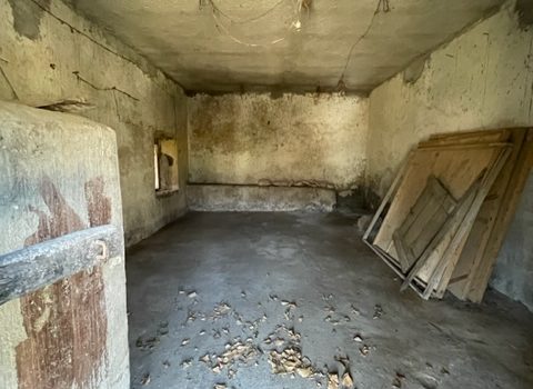 V 469 – Ferentino – Casale caratteristico